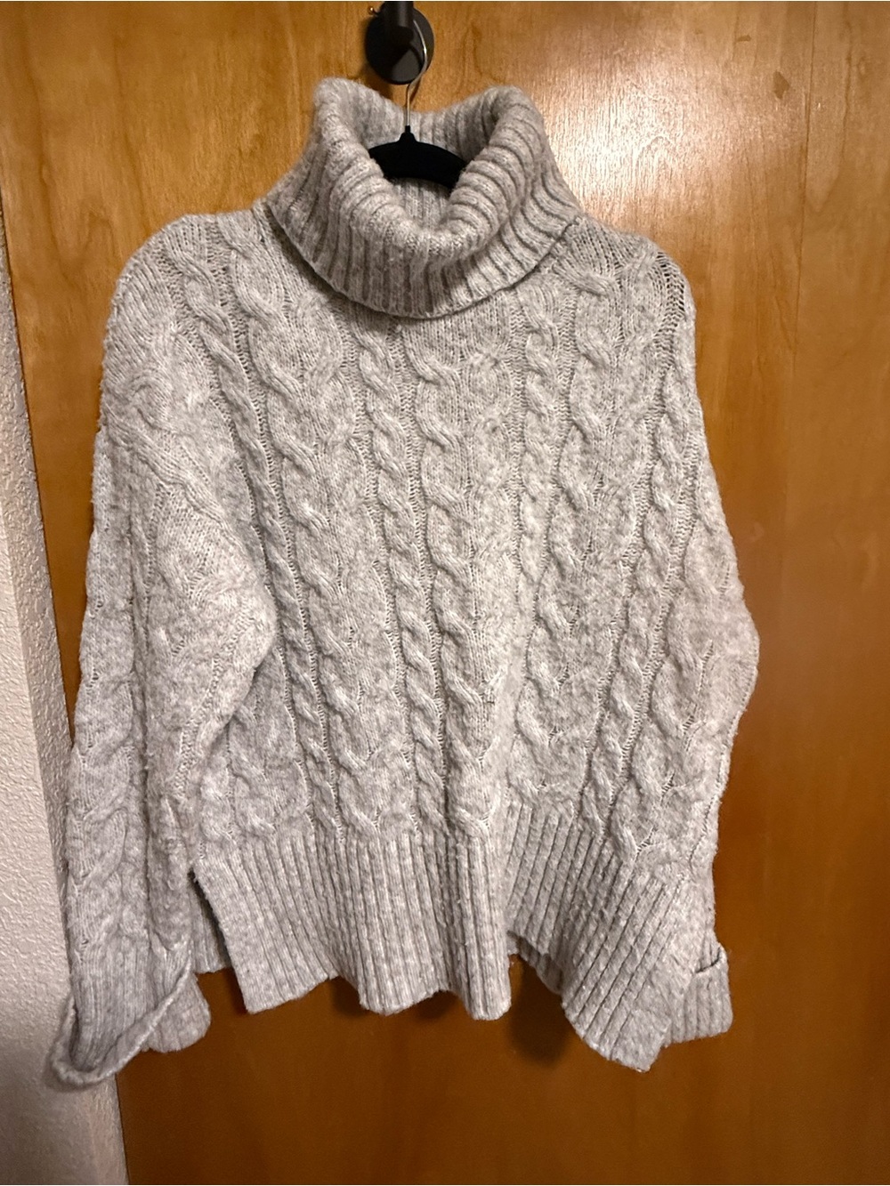 Chunky Cable Turtleneck Sweater - Light Gray